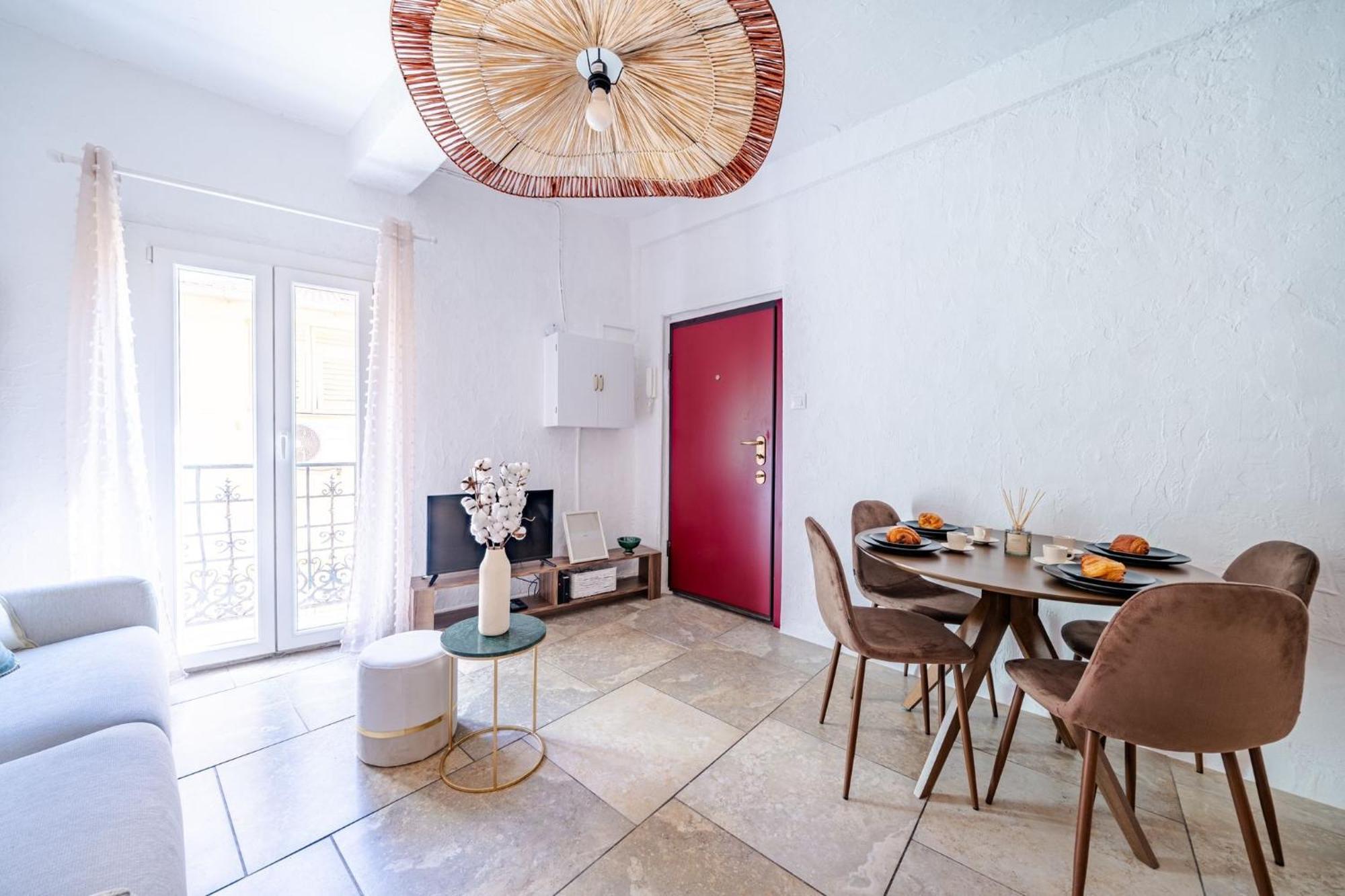 Charmant Appartement 2P Au Coeur Du Vieux นีซ ภายนอก รูปภาพ